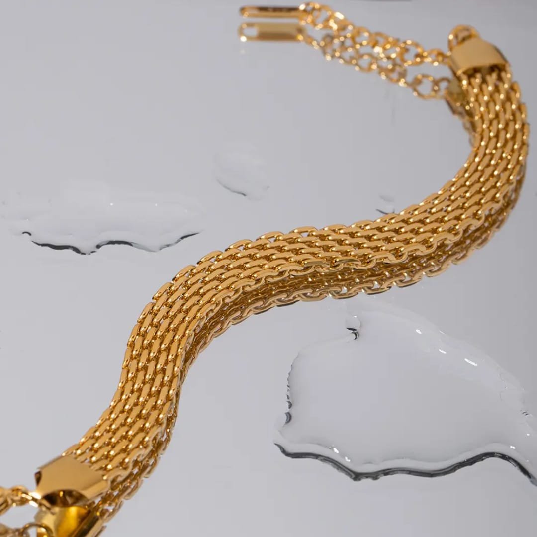 Woven Gold The Woven Gold - Image 1