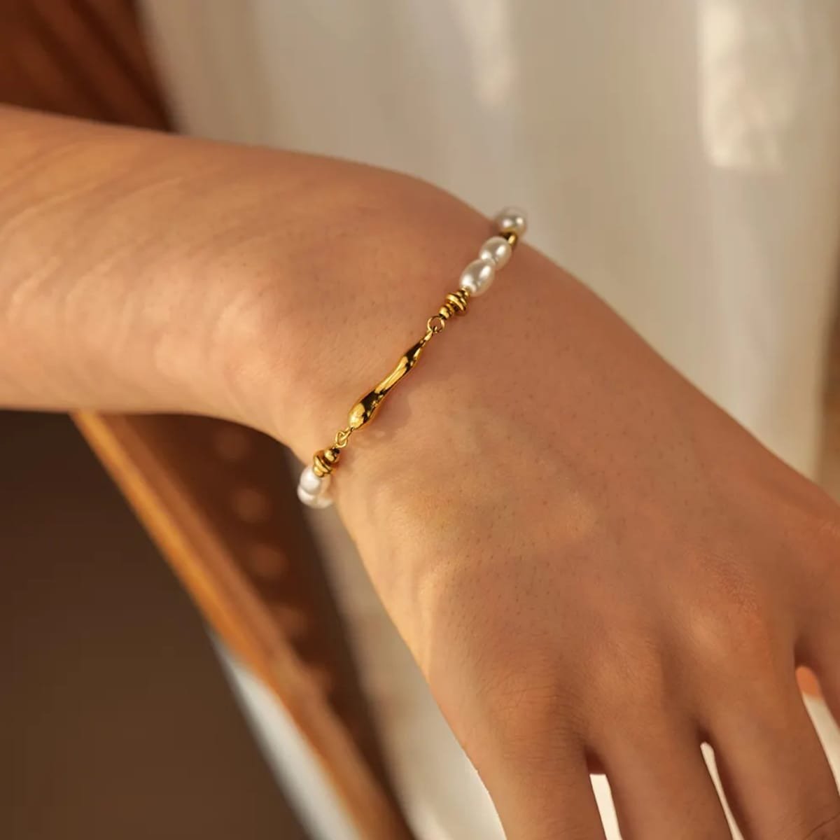 lumi pearl bracelet Lumi Pearl - Image 1